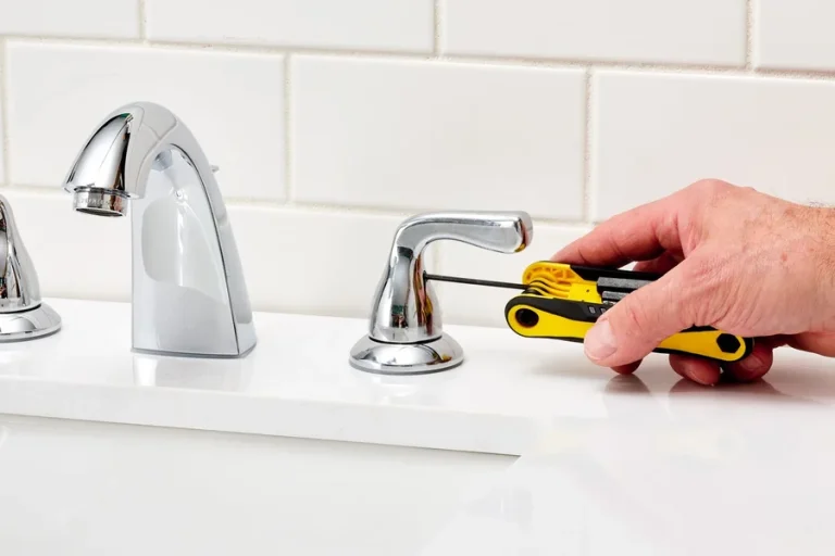 When to Replace Old Faucets, Toilets, and Sink Systems